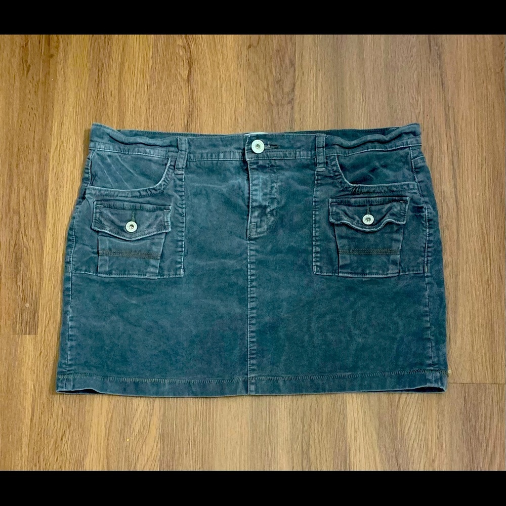 Old navy-woman’s size 14 mini skirt, gray, stretch